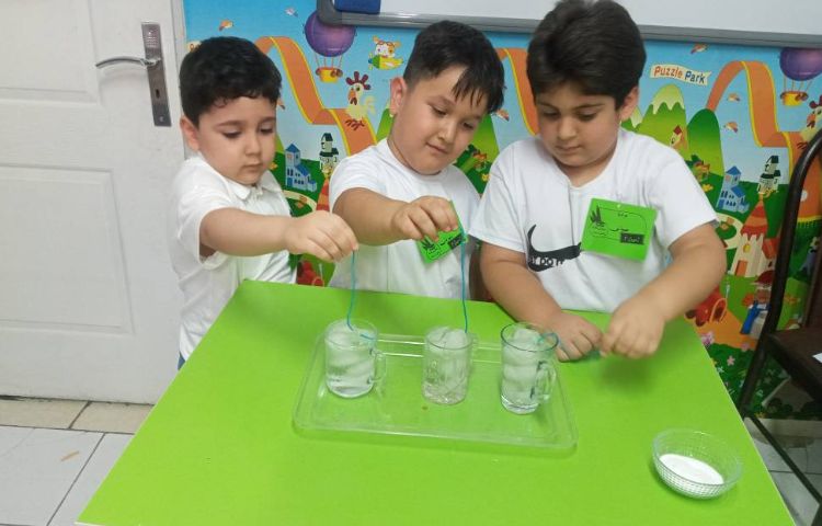 علوم(دانشمند کوچک) آزمایش یخ و نخ 1