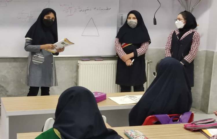 علوم،درس 12 جنگل برای کیست؟ ارئه ی درس توسط گروهی از دانش آموزان 3