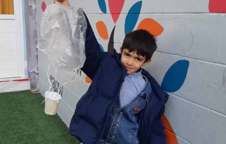 علوم(ساخت چتر نجات و آزمایش در فضای باز) 6