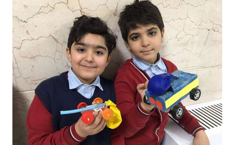 علوم:(فصل اگر تمام شود)،با موضوع دست سازه های ماشین بادکنکی 1