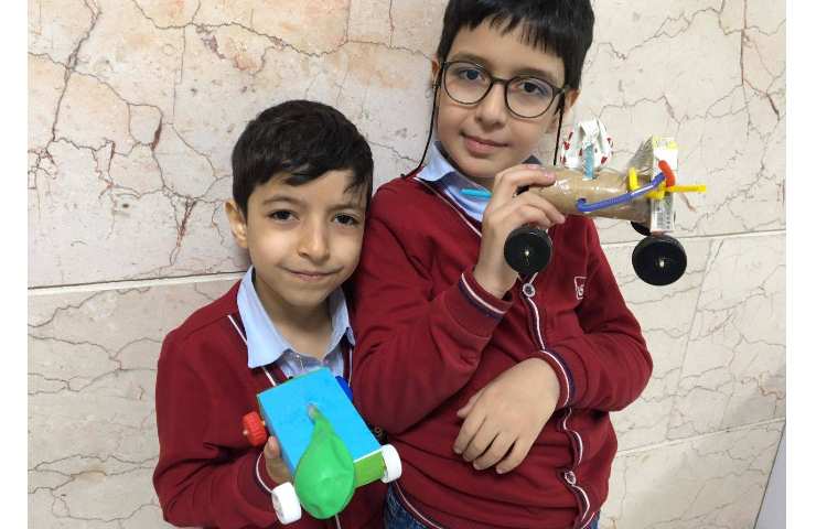 علوم:(فصل اگر تمام شود)،با موضوع دست سازه های ماشین بادکنکی 4