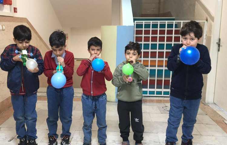 علوم:(فصل اگر تمام شود)،با موضوع دست سازه های ماشین بادکنکی 5