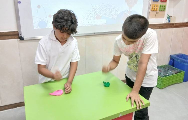 علوم_مبحث مراحل روش علمی با انجام آزمایش واکنش بین جوش شیرین و سرکه 3