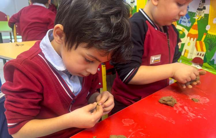 علوم:پرندگان(درست کردن پرنده سفالی) 1