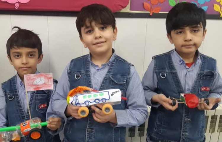 علوم(کاردستی ماشین بادکنکی) و مسابقه با آن 1