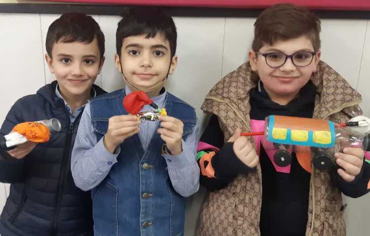 علوم(کاردستی ماشین بادکنکی) و مسابقه با آن 2