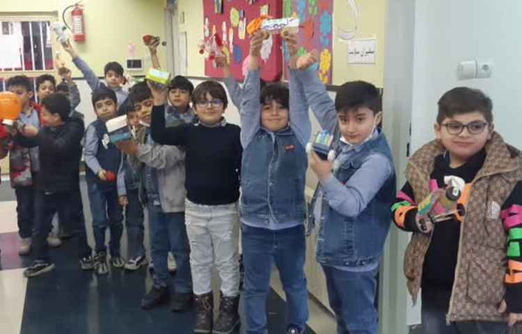 علوم(کاردستی ماشین بادکنکی) و مسابقه با آن 3