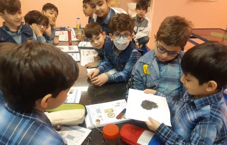 علوم آزمایشگاه(آهن ربای من) دانش آموزان اول دبستان 3