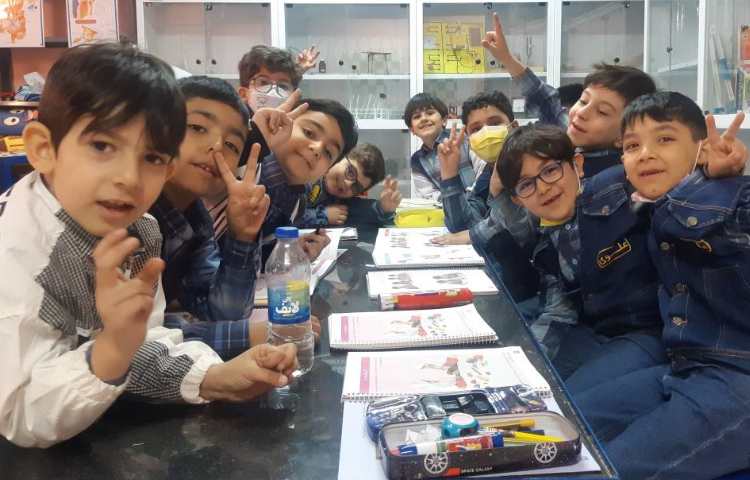 علوم آزمایشگاه(آهن ربای من) دانش آموزان اول دبستان 6