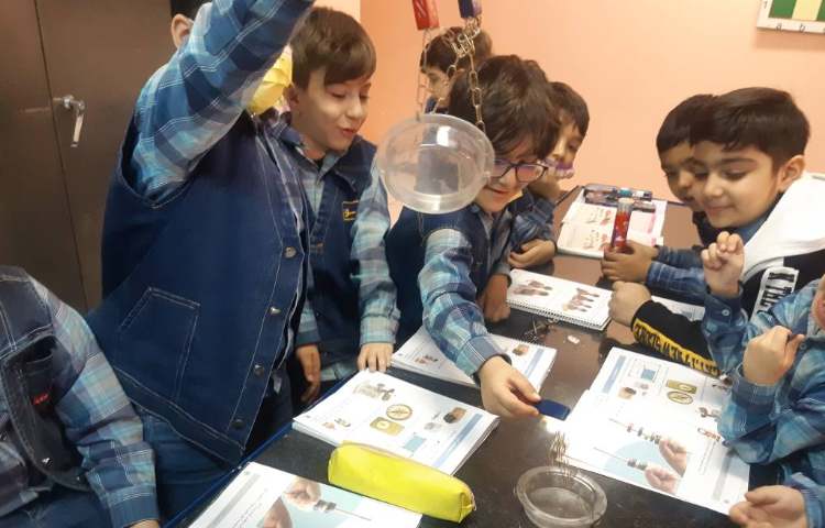 علوم آزمایشگاه(آهن ربای من) دانش آموزان اول دبستان 7