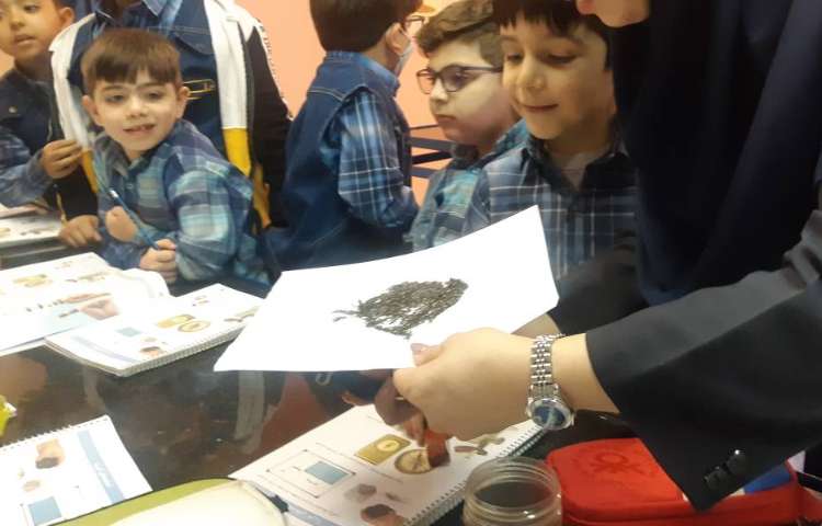 علوم آزمایشگاه(آهن ربای من) دانش آموزان اول دبستان