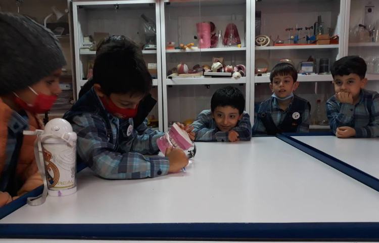 :علوم آزمایشگاه، تمرین روش صحیح مسواک زدن، کلاس گیلاس 3