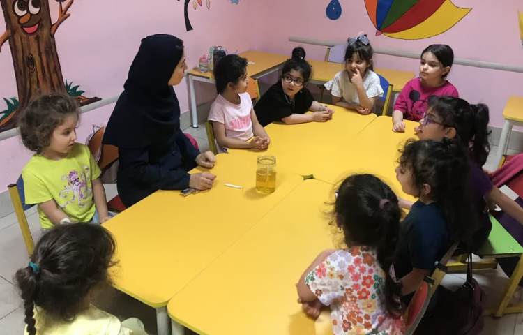 علوم ( آزمایش خاموشی شمع بدون فوت) 2