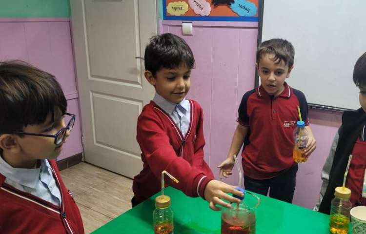 علوم :آزمایش دماسنج دست ساز 1