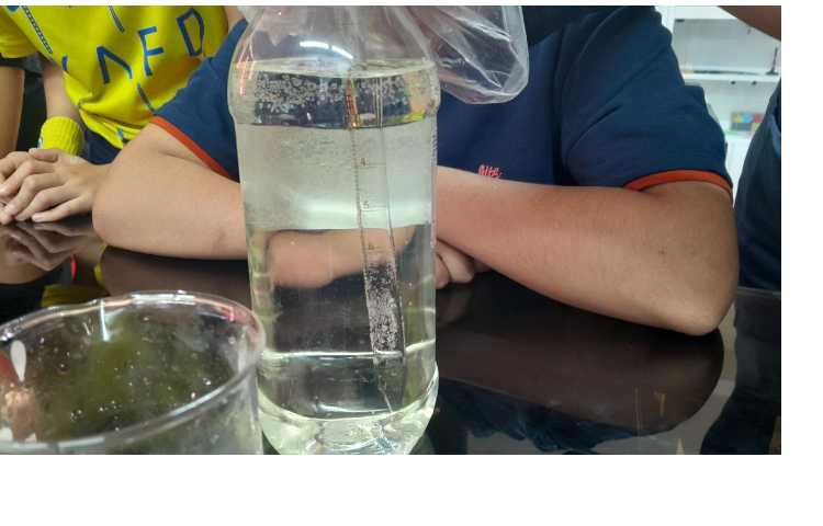 علوم آزمایش رنگبری کلاس 6/2 4