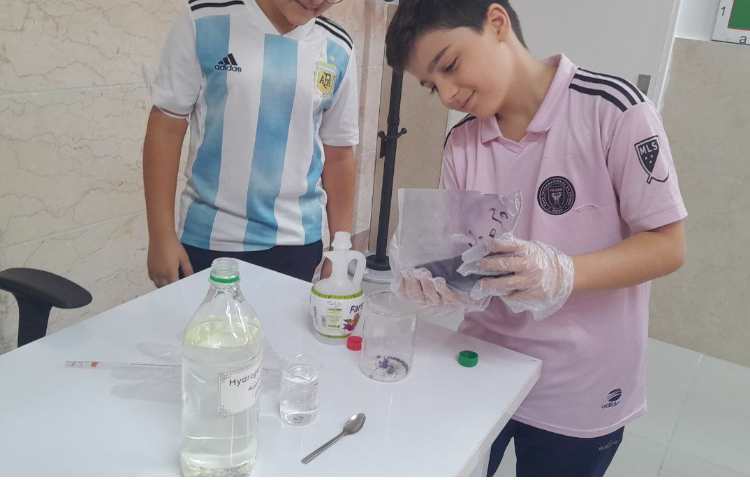 علوم آزمایش رنگبری کلاس 6/2 9