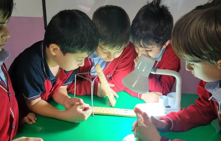 علوم آزمایش نور مایل و نور مستقیم 1