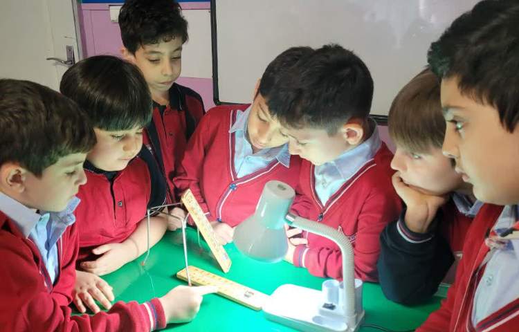 علوم آزمایش نور مایل و نور مستقیم 2