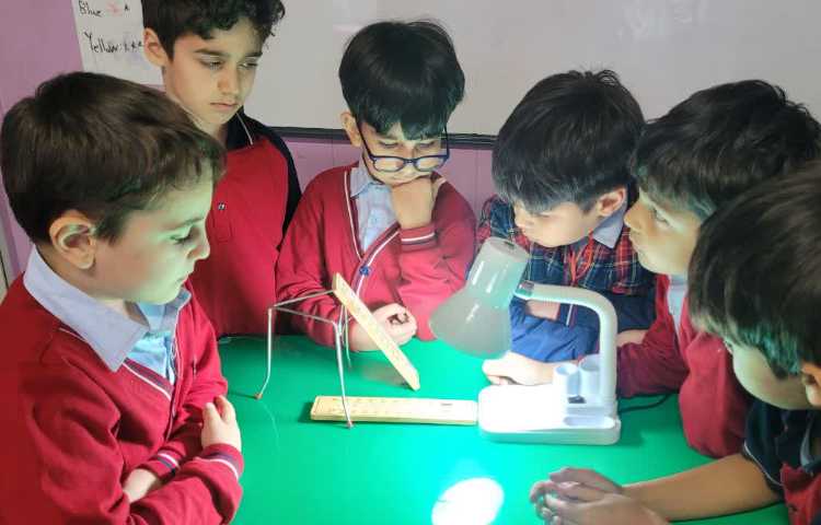 علوم آزمایش نور مایل و نور مستقیم 3