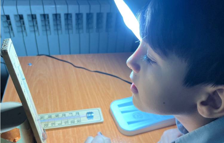 علوم، آزمایش چگونگی تاثیر نور بر دما، چگونگی ایجاد فصل ها 3