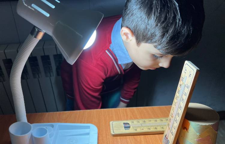 علوم، آزمایش چگونگی تاثیر نور بر دما، چگونگی ایجاد فصل ها 4