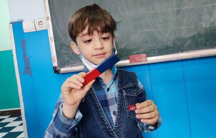 :علوم، آشنایی آهنربا و ذره بین 1