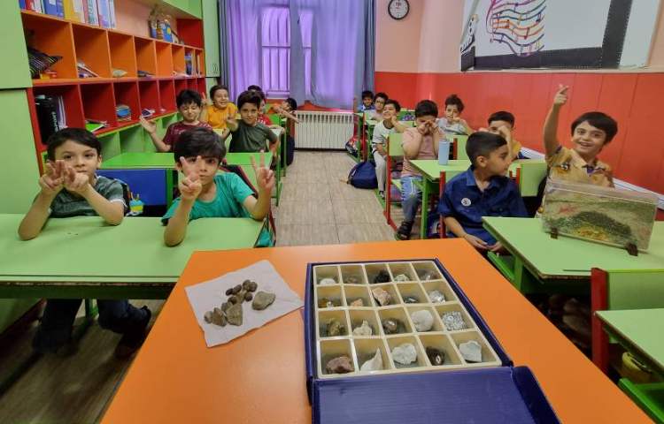 : علوم، آشنایی با انواع سنگ ها