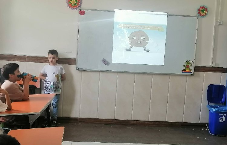 علوم : آشنایی با انواع سنگ و خاک با هدف آشنایی با محل و گوناگونی خاک و سنگ و میزان نفوذ پذیری آن در