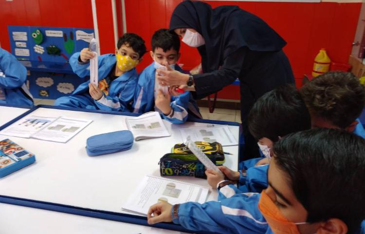 :علوم، آموزش شب و روز و کار با دماسنج، کلاس فضانوردان 1