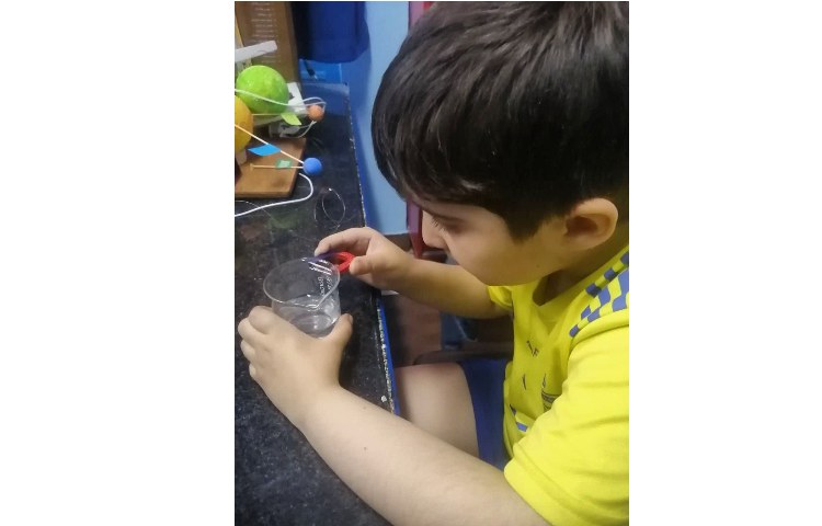 علوم : آهن ربا و چرخش زمین به دور خود و خورشید 3