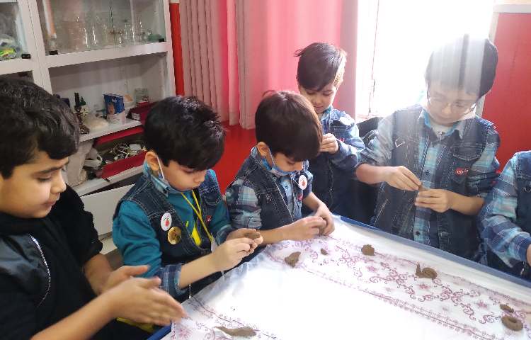 :علوم، بازی با خاک و ساخت وسیله مورد علاقه 1