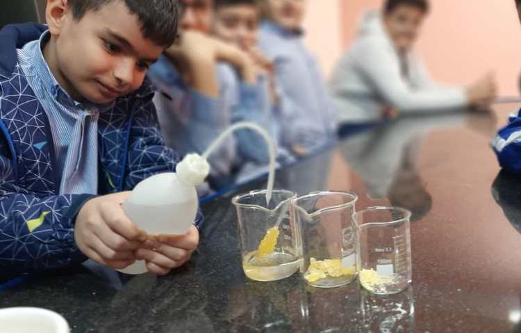 علوم، بررسی عوامل موثر بر سرعت حل شدن مواد. 6