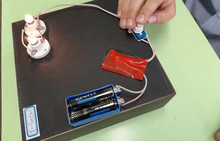 علوم ، بستن انواع مدارهای الکتریکی ( موازی و متوالی ) 2