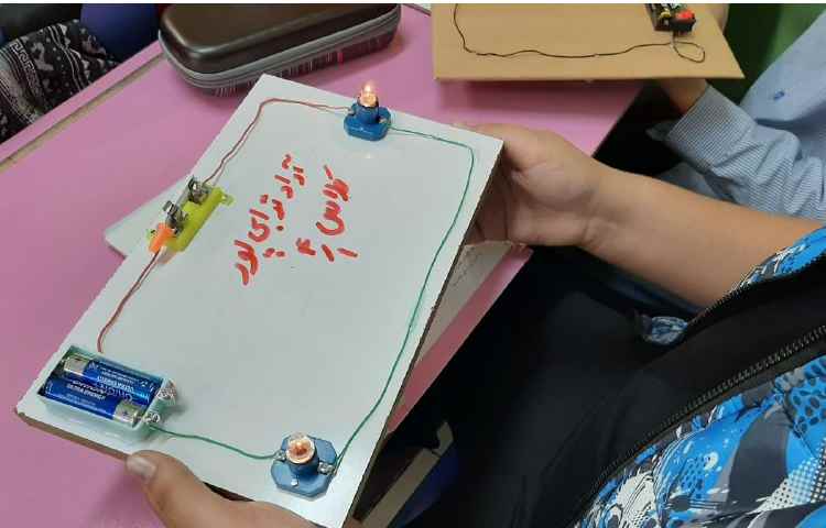 علوم ، بستن انواع مدارهای الکتریکی ( موازی و متوالی ) 4