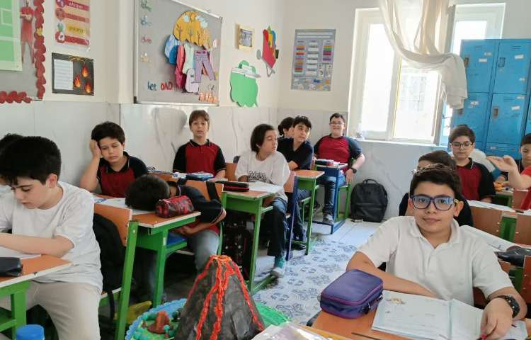علوم تدریس فشار هوا و آزمایشات توسط دانش آموزان