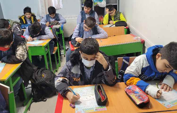 علوم - دانشمندان و کیمیاگران