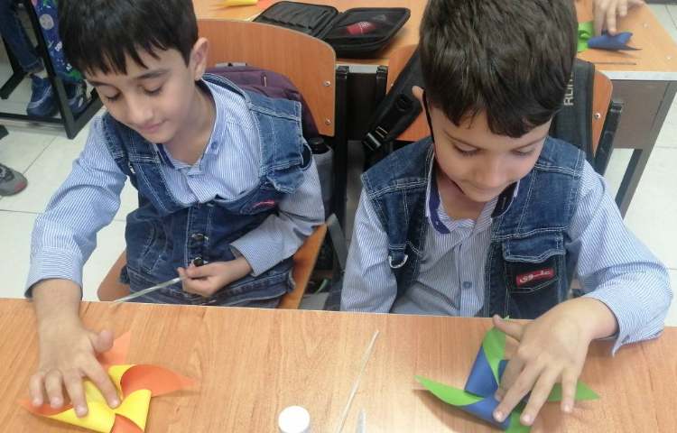 علوم : ساخت فرفره در کلاس 2