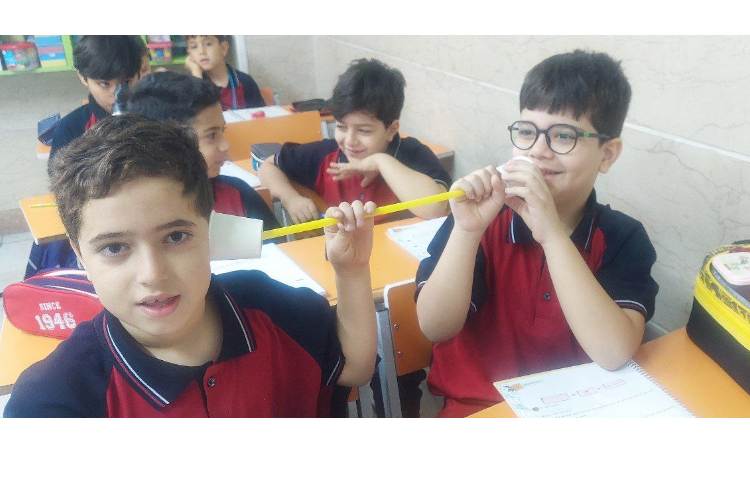 علوم فعالیت حواس 5 گانه ساخت تلفن با لیوان و نی و حل فعالیت 2