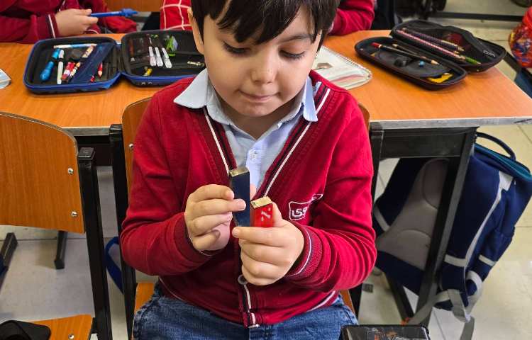 علوم -مبحث: آشنایی با قطب‌های آهنربا 5