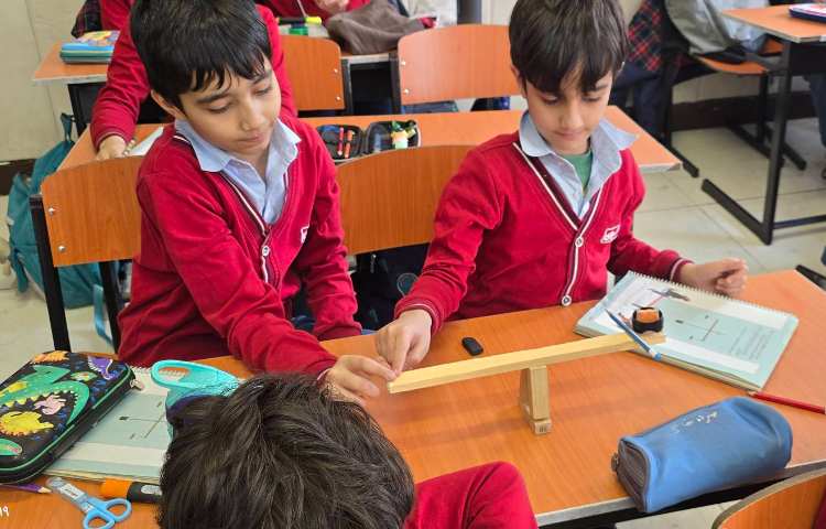 علوم -مبحث: اشنایی با جاذبه‌ی زمین و اهرم 4