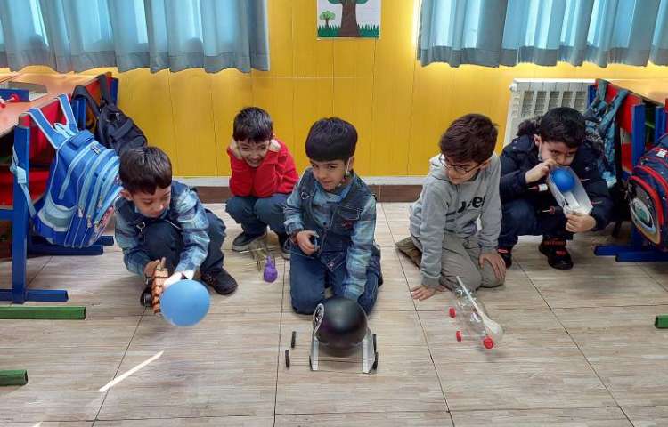 :علوم، مسابقه ماشین های بادکنکی مربوط به درس 7 3