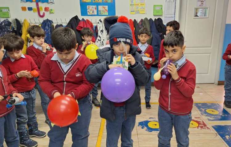 علوم، مسابقه ماشین های بادی 1