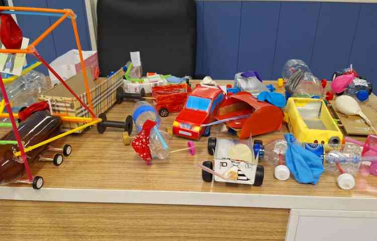 علوم، مسابقه ماشین های بادی 5