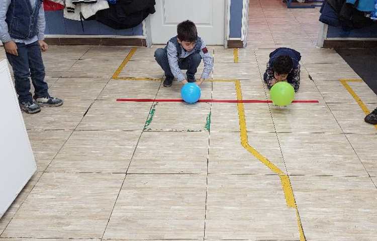 علوم : مسابقه‌ی ماشین‌های بادکنکی 4