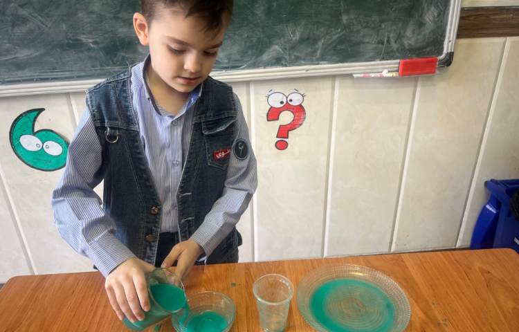 علوم : مشاهده عینی حالت های ماده (مایع)