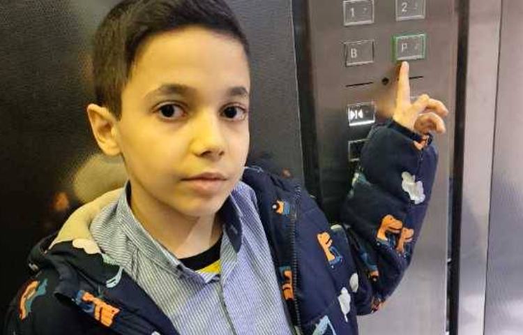 علوم - مشاهده‌ی دقیق پیرامون و پیدا کردن واژگان به خط بریل