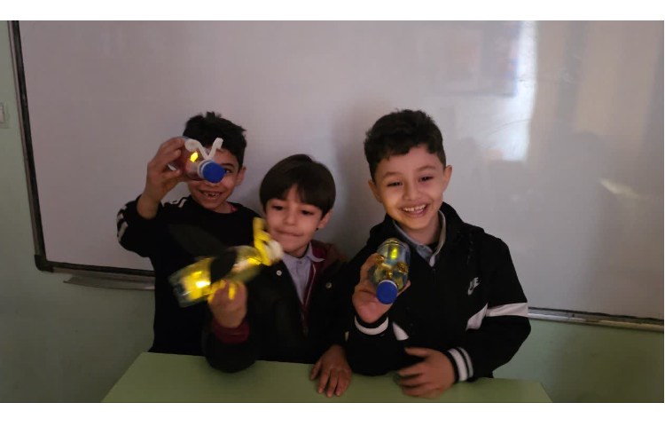 علوم / نور درست کردن کرم شب تاب 2