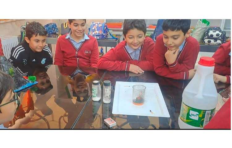 علوم و ازمایشگاه فوران اتشفشانی 7
