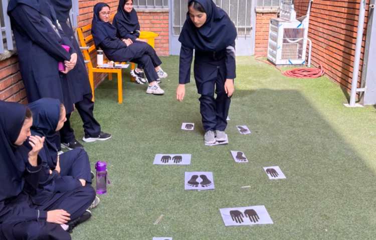 عکس مصور از کلاس تفکر و خلاقیت پایه نهم 4