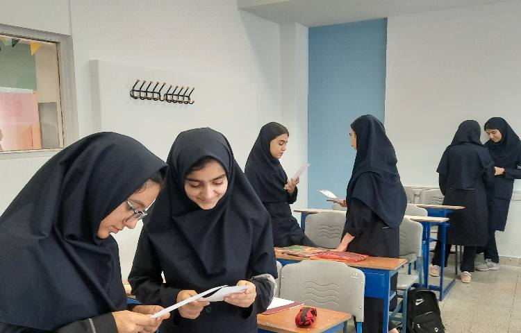 عکس مصور از کلاس زبان 3